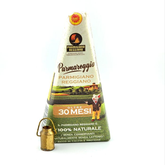 Пармезан сир Parmareggio Parmigiano Reggiano 30 місяців 200г
