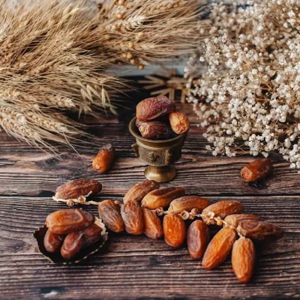 Фініки натуральні сушені на гілочці Salammbo Туніс 1 кг Фініки натуральні сушені на гілочці Salammbo Туніс 1 кг