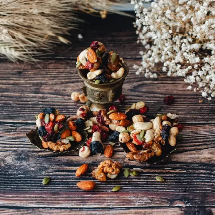 Мікс якісних горіхів та сухофруктів 500г