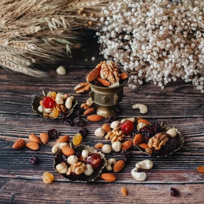 Мікс якісних горіхів та сухофруктів 500г